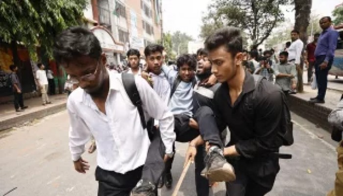 ঢাকা কলেজ-সিটি কলেজ সংঘর্ষে আহত ৫