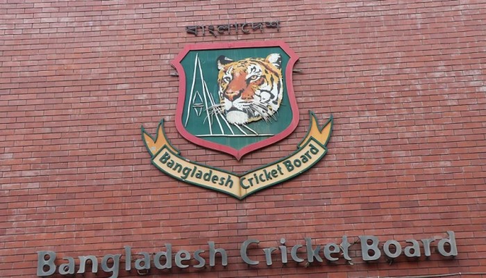 স্বেচ্ছাচারিতায় জিম্মি বাংলাদেশের ক্রিকেট