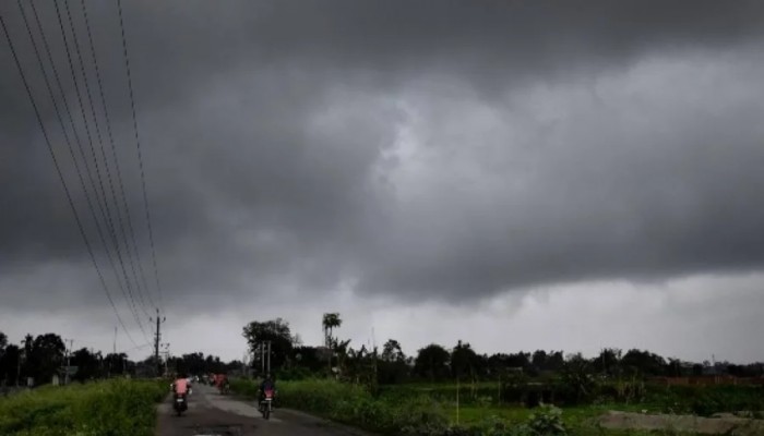 দেশের ১৬ অঞ্চলে দুপুরের মধ্যে ঝড়ের সম্ভাবনা
