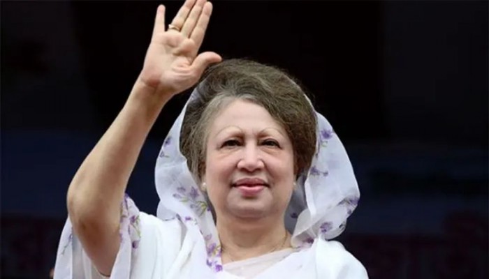দেশের মাটিতে পা রাখলেন খালেদা জিয়া
