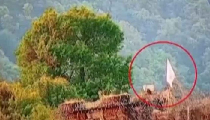 পরাজয় স্বীকার করে সীমান্তে ‘সাদা পতাকা’ উড়িয়েছে ভারত, দাবি পাকিস্তানের