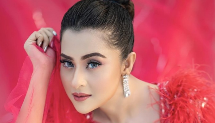 মা দিবসে শাশুড়ি মায়ের ছবি শেয়ার দিয়ে যা বললেন বুবলী