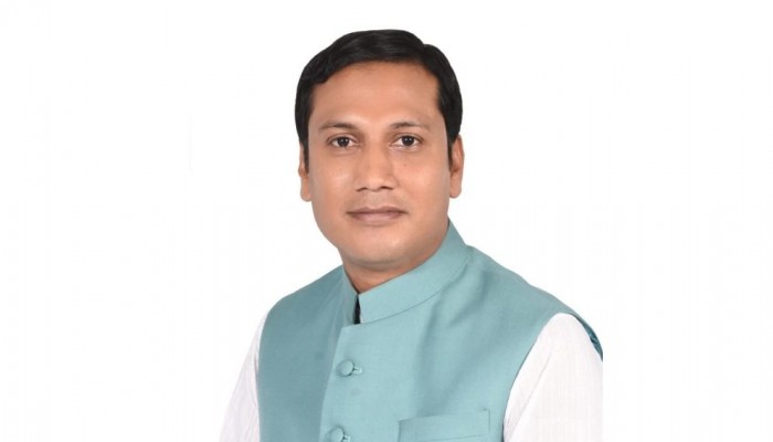 চাঁদপুরের সাবেক উপজেলা চেয়ারম্যান বিমানবন্দরে গ্রেফতার