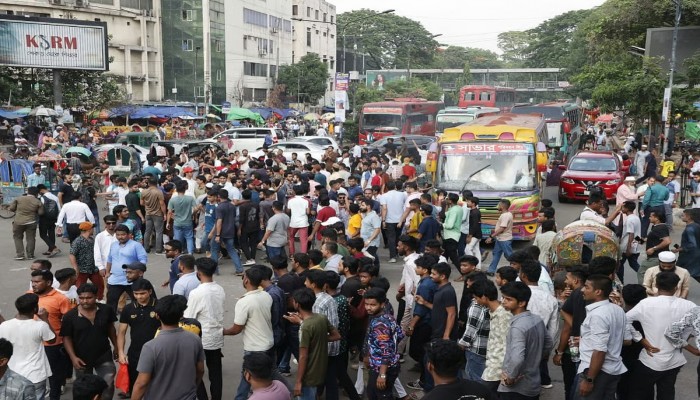 পৌনে দুই ঘণ্টা পর শাহবাগ ছাড়ল ছাত্রদল, যান চলাচল স্বাভাবিক