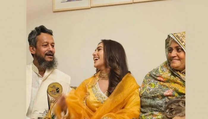মুক্তি পেয়ে স্বজনদের সঙ্গে ফিরে গেলেন নুসরাত ফারিয়া