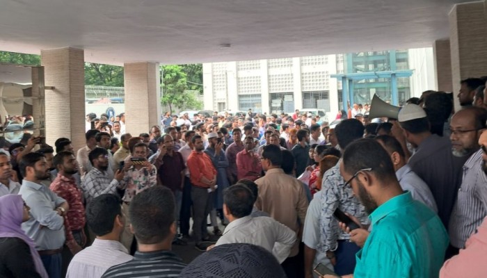 কালোধারা বাতিলের দাবিতে সচিবালয়ে বিক্ষোভ মিছিল ও সমাবেশ