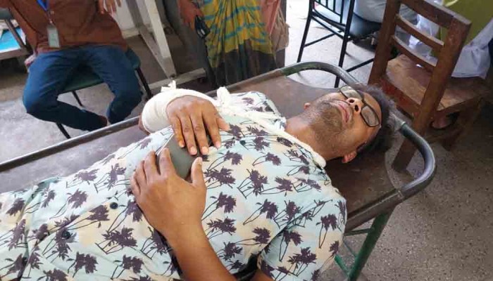 বৈষম্যবিরোধী ছাত্র আন্দোলনের নেতা ছুরিকাঘাতে আহত