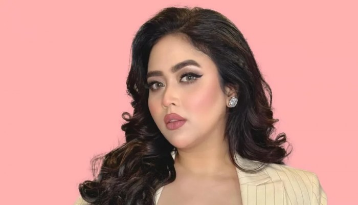 যাত্রাদলের বিউটি কুইন হয়ে আসছেন ভাবনা