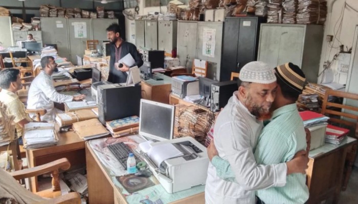 টানা ১০ দিনের ছুটি শেষ, আজ খুলছে সরকারি অফিস