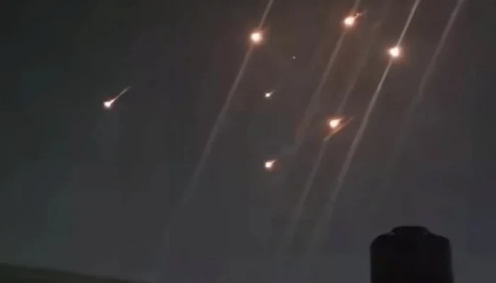 ইসরায়েলে ইরানের ক্ষেপণাস্ত্র হামলায় আহত ১৯