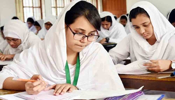 ডেঙ্গু-করোনার প্রকোপে এইচএসসি পরীক্ষা কি পেছাবে?