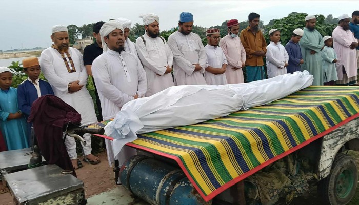 লাশ নেয়নি কেউ, বাবার মৃত্যুর খবরে ফোন বন্ধ করে দিলেন ছেলেও!