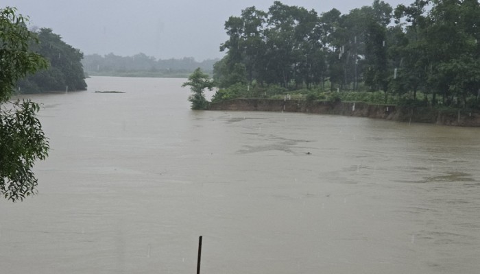 গোমতী নদীর পানি ঘণ্টায় বাড়ছে ১০ সেমি