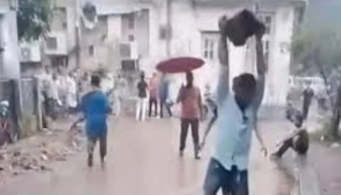 মিটফোর্ডে নৃশংস হত্যাকাণ্ড: পাথর দিয়ে আঘাতকারী অভিযুক্ত ব্যক্তি পটুয়াখালীতে গ্রেপ্তার