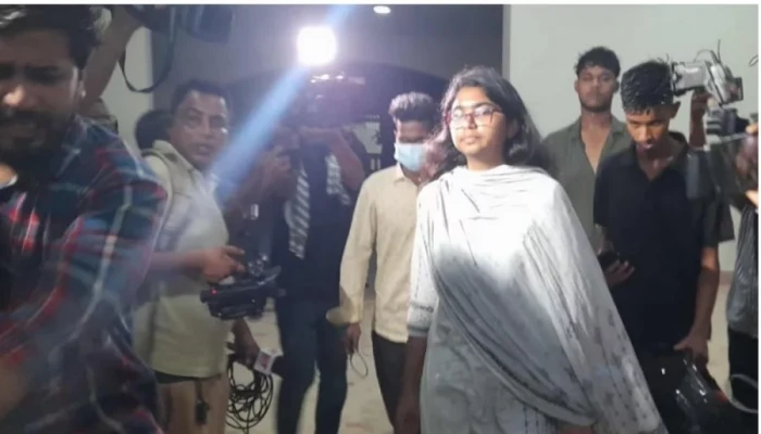 খুলনায় পৌঁছেছেন নাহিদ হাসনাতরা, সাড়ে ৯টায় সংবাদ সম্মেলন