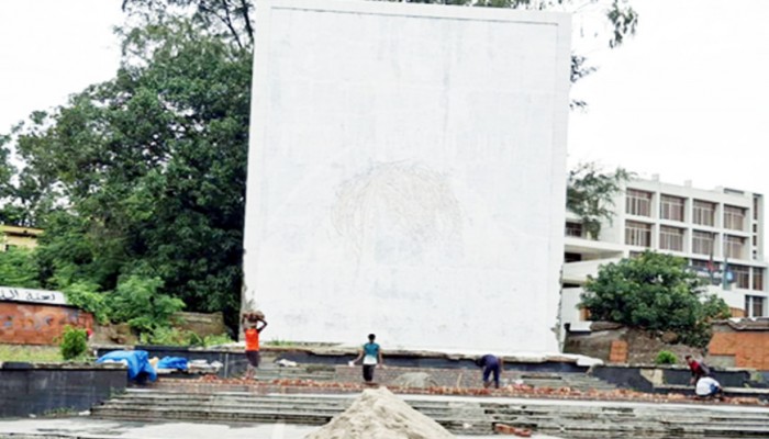 রাজশাহীতে শেখ মুজিব ম্যুরালের সামনেই নির্মিত হচ্ছে ‘জুলাই শহীদ স্মৃতিস্তম্ভ’