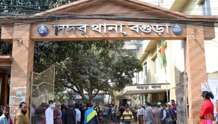 বগুড়ায় ঘরে ঢুকে দুই নারীকে হত্যার ঘটনায় যুবক আটক