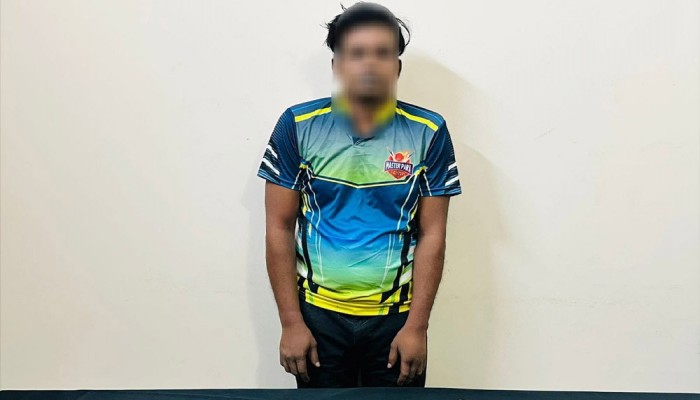 রাজশাহীতে অস্ত্র-গোলাবারুদসহ ‘ককটেল মুরাদ’ গ্রেপ্তার