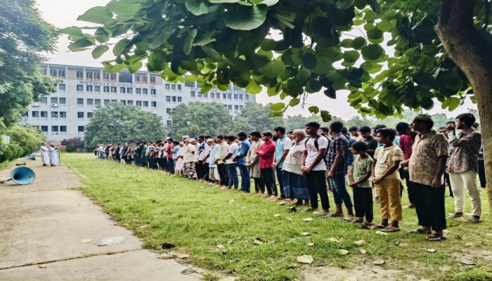 মাইলস্টোন কলেজের নিহতদের স্মরণে চাঁপাইনবাবগঞ্জে পলিটেকনিকে দোয়া মাহফিল