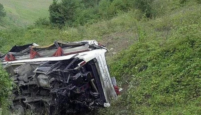 পেরুতে ভয়াবহ বাস দুর্ঘটনায় নিহত ১৫, আহত ৩০