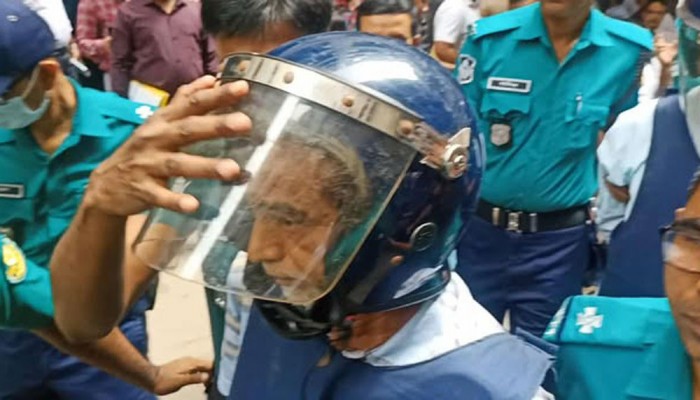 গাজীপুরের সাবেক ভারপ্রাপ্ত মেয়র কিরণ ৩ দিনের রিমান্ডে