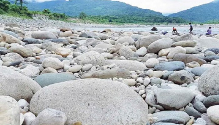 সিলেটে পাথর লুটে ৫২ ব্যক্তি ও সংস্থা জড়িত