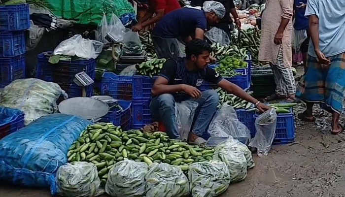 সবজির দামে আগুন, শ্রমজীবীদের হাঁসফাঁস