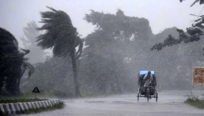 দুপুরের মধ্যে ৭ জেলায় ৬০ কিমি বেগে ঝড়ের আশঙ্কা