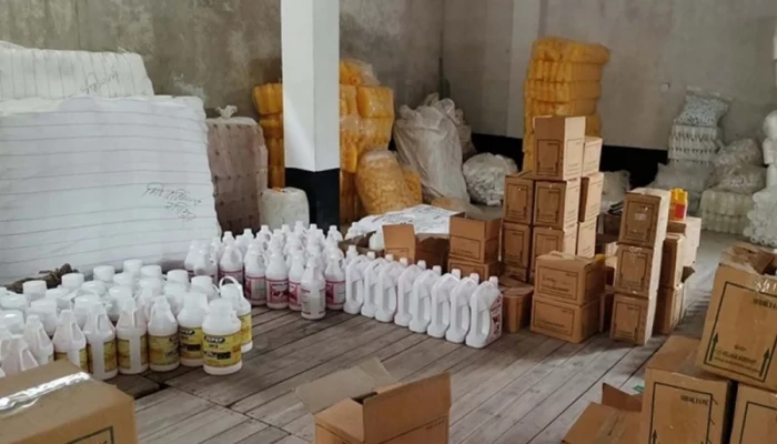 নওগাঁয় মিললো নকল ওষুধের কারখানা, পরিচালকের দণ্ড