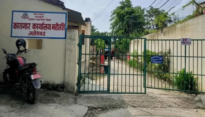 নেপালে জেল ভেঙে পালালো শত শত কয়েদি