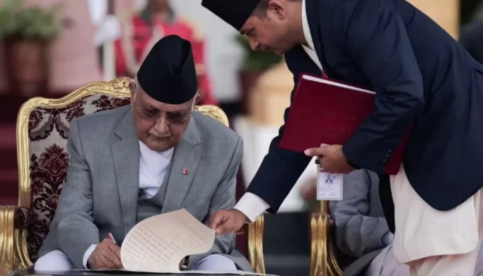 পদত্যাগের পর হদিস মিলছে না নেপালের প্রধানমন্ত্রীর