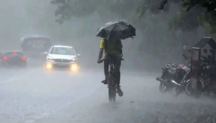 ঢাকায় দুপুরের মধ্যে বজ্রসহ বৃষ্টির আভাস