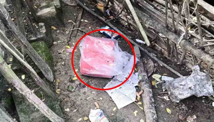 মেহেরপুরে মুদি দোকানের সামনে থেকে বোমা উদ্ধার