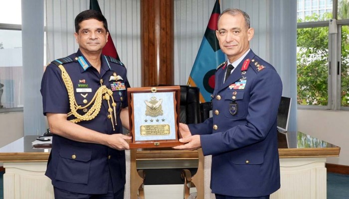 বিমানবাহিনী প্রধানের সঙ্গে তুরস্কের বিমানবাহিনীর প্রতিনিধির সাক্ষাৎ