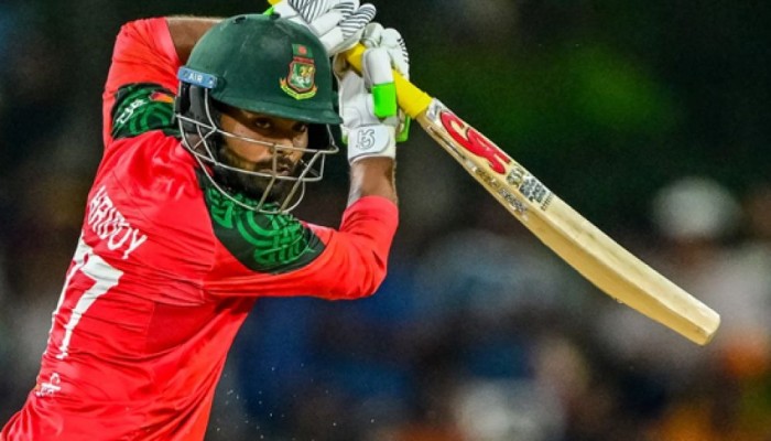 ২৮ রানের ব্যবধানে নেই ৩ উইকেট