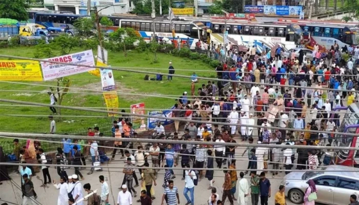 পরিবহন শ্রমিকের গায়ে ধাক্কার জের, ঢাকা-ময়মনসিংহে বাস চলাচল বন্ধ