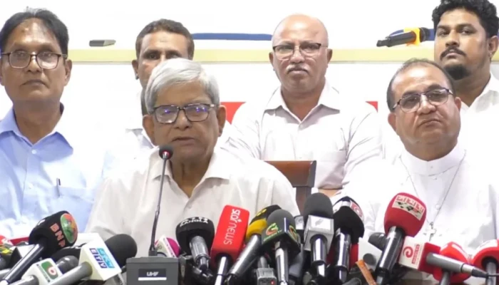 একাত্তরের অসাম্প্রদায়িক চেতনাকে ধর্মীয় দৃষ্টিকোণ থেকে নষ্ট করা হচ্ছে: মির্জা ফখরুল