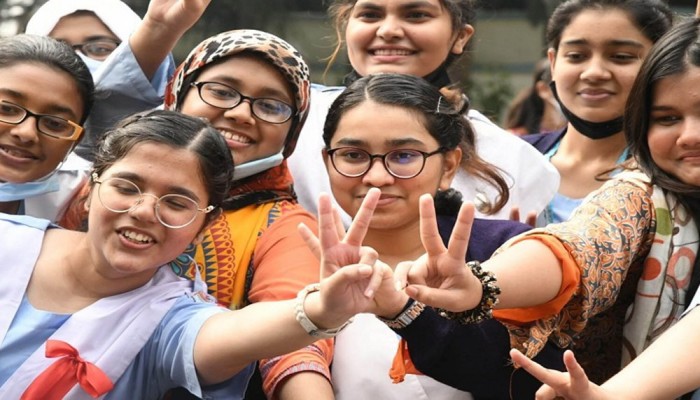 এইচএসসির ফলাফলে কোন বোর্ডে পাসের হার কত