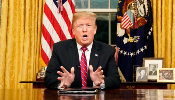 গাজায় চুক্তি ভঙ্গের অভিযোগ তুলে হামাসকে ‘মেরে ফেলার’ হুমকি ট্রাম্পের