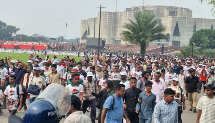 জুলাই যোদ্ধাদের’ দাবি মেনে জুলাই সনদে জরুরি সংশোধন আনল কমিশন