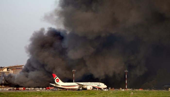 উড্ডয়নের অপেক্ষায় থাকা বিমানগুলো সরিয়ে নেওয়া হচ্ছে