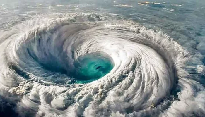 বঙ্গোপসাগরে ঘূর্ণিঝড় ‘মন্থা’, ২ নম্বর দূরবর্তী হুঁশিয়ারি সংকেত