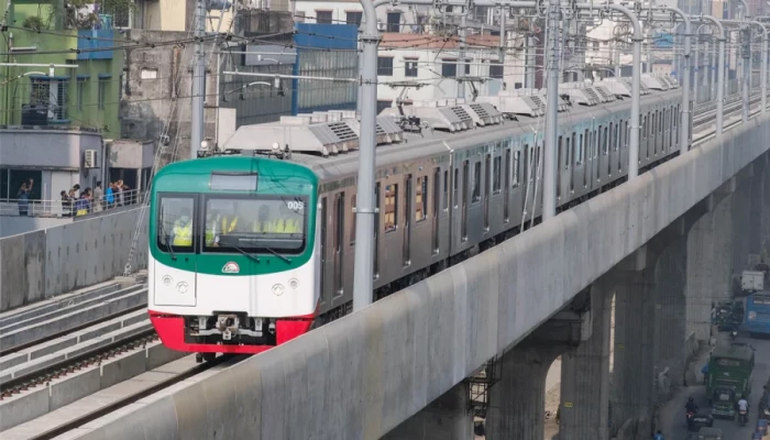 উত্তরা-মতিঝিল রুটের মেট্রোরেল চলাচল শুরু