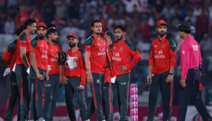 চট্টগ্রামে ধবলধোলাই এড়ানোর লড়াইয়ে নামছে বাংলাদেশ