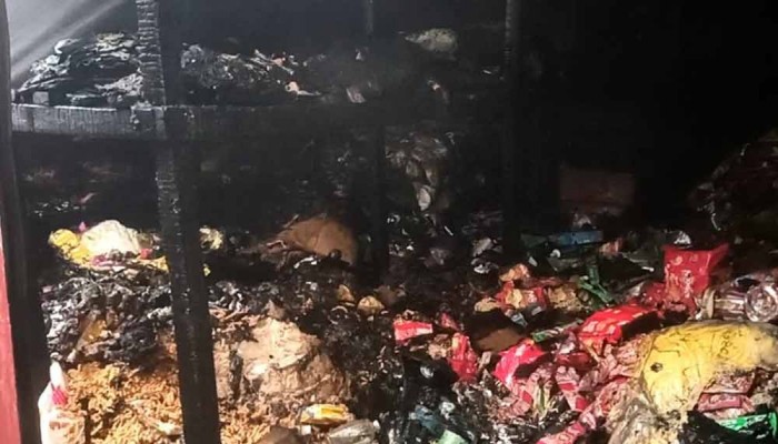 নবীনগরে আগুনে পুড়লো ২ গুদাম