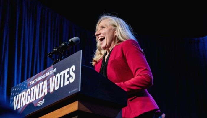 ভার্জিনিয়ার প্রথম নারী গভর্নর অ্যাবিগেইল স্প্যানবার্গার