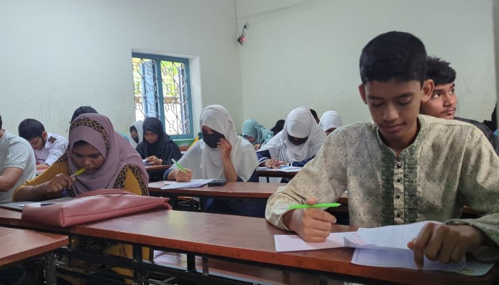 রাজশাহীতে “স্কলারস্ ওয়েলফেয়ার ট্রাস্ট" বৃত্তি পরীক্ষা অনুষ্ঠিত