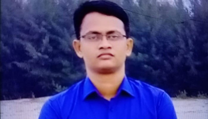 পুলিশ কর্মকর্তাকে কুপিয়ে আহত করল ডাকাতদল