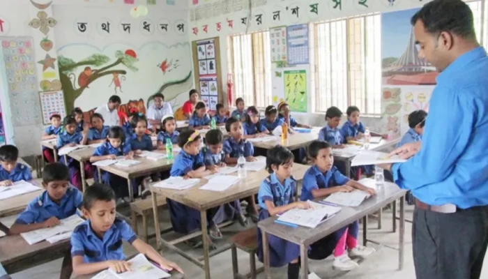 অবসর সুবিধাবঞ্চিত সরকারিকৃত কলেজের দেড় হাজার শিক্ষক