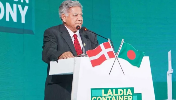 এপিএম টার্মিনালসের বিনিয়োগ বাংলাদেশের বন্দর খাতে নতুন মাইলফলক: উপদেষ্টা